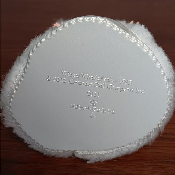 🎄2 for $12 Hallmark Winter Wonderland Collector's Series Madame Alexander 2002 - Picture 4 of 5